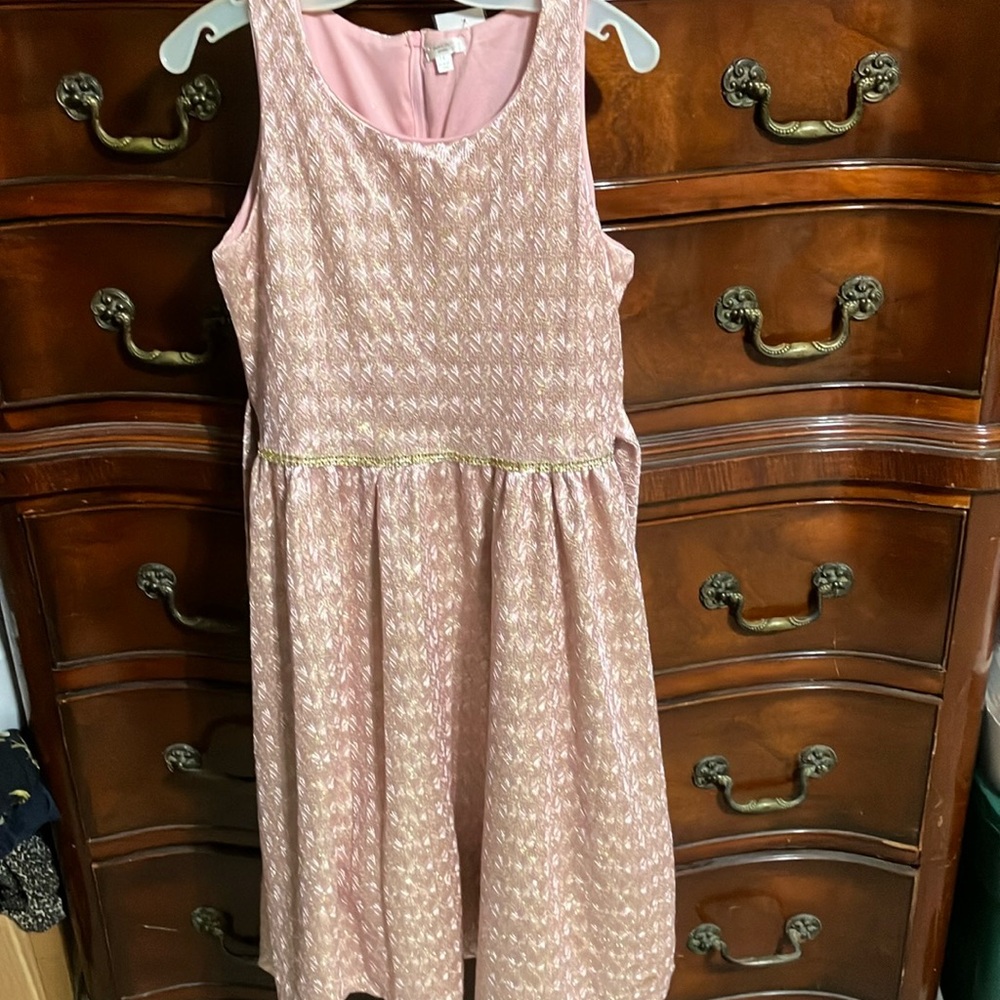 Tahari Pink and Gold Sleeveless Dress Girl's Size 14 in excellent condition.